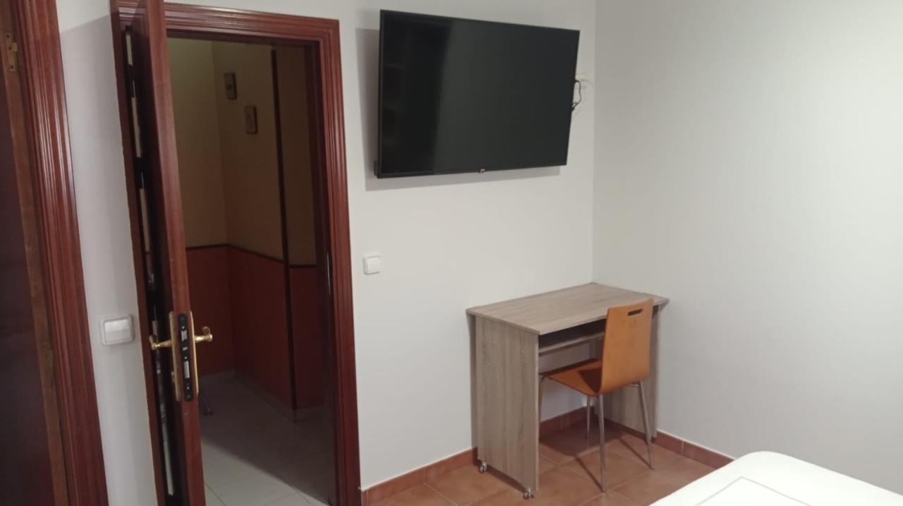 Alojamiento Numancia Pension Burgo エクステリア 写真