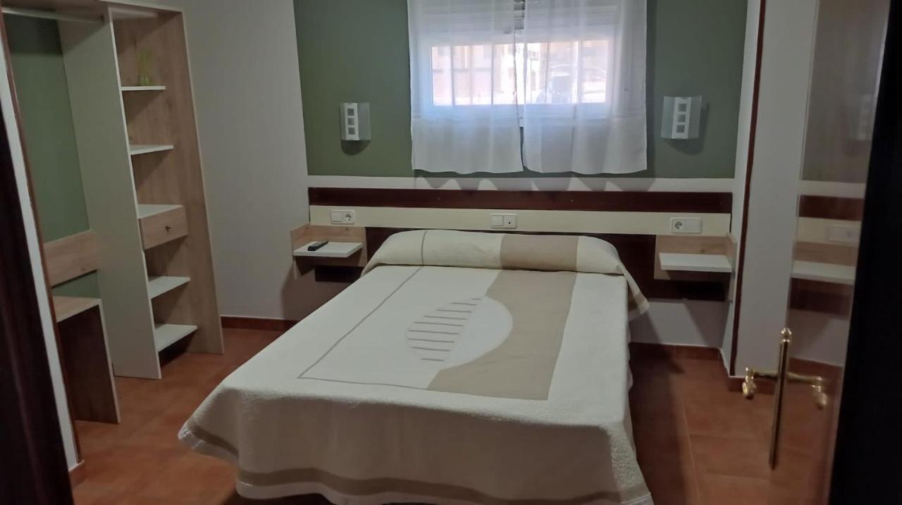 Alojamiento Numancia Pension Burgo エクステリア 写真